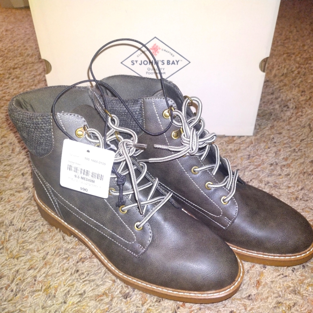 St John's Bay boots